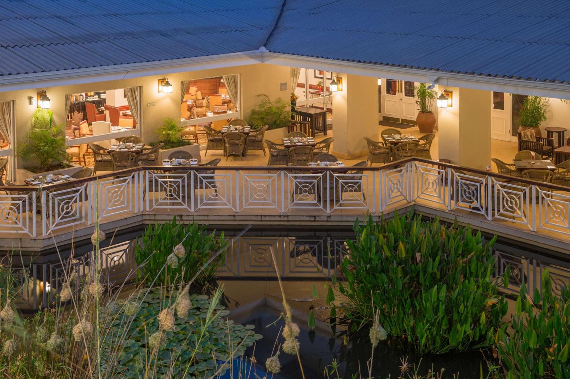 Southern Sun Ridgeway Lusaka Exterior foto