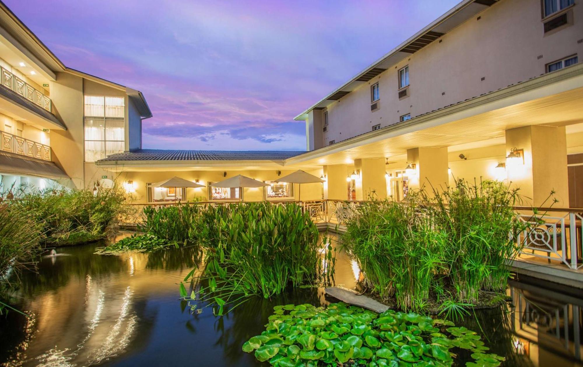Southern Sun Ridgeway Lusaka Exterior foto