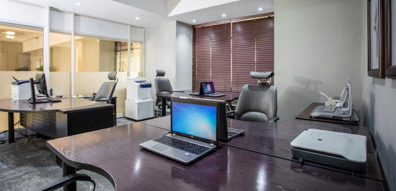 Southern Sun Ridgeway Lusaka Exterior foto